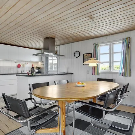 In Fano With Kitchen Holiday home *